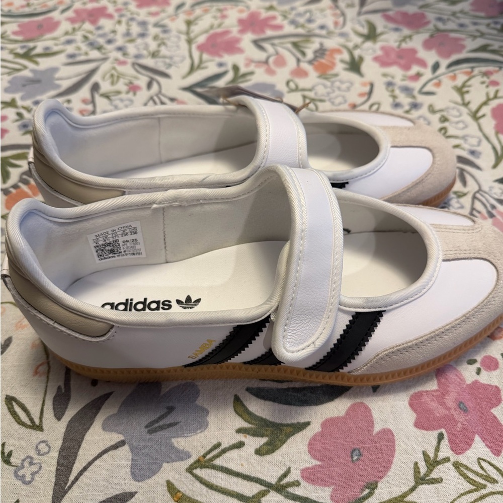 adidas White Interior Label Shoe Size Tag